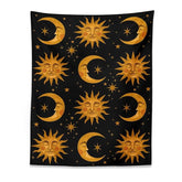 Goldener Sonne- und Mond-Wandteppich